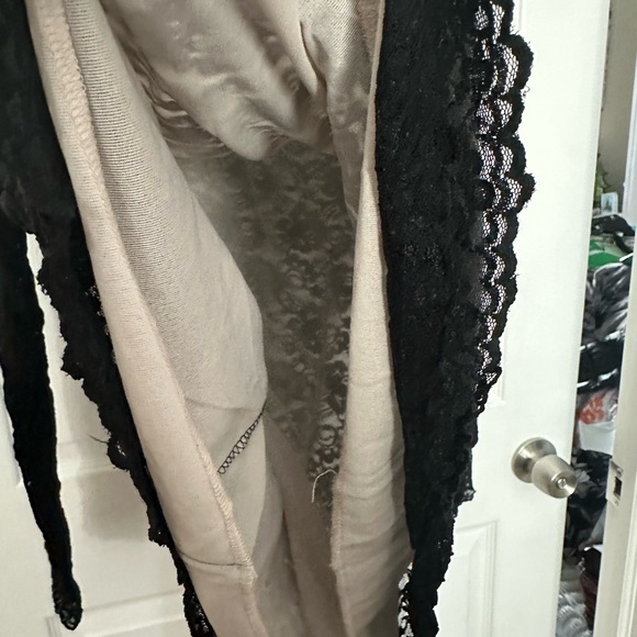 Dialogue Standing V-neck Lined Bodice Lace Top Sz L NWIT Black A36225 - Picture 3 of 5